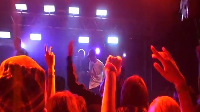 Hip Hop JAM 2009 semifinále freestyle battlu Rest vs. Metoděj 1/2 смотреть онлайн