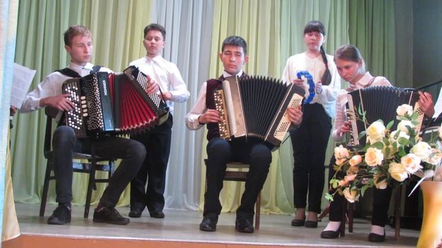 Ансамбль народных инструментов обр.В.Прокудина "Ливенская полька" смотреть онлайн