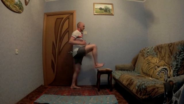 Круговая тренировка дома. Четыре стены и крутая музяка. смотреть онлайн