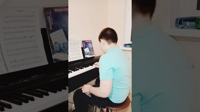 Ваау, Свое произведение мальчик сыграл на Органе 💎🌌 смотреть онлайн