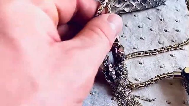 Сумочка - мини, из натуральной кожи питона, в природной расцветке. смотреть онлайн