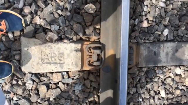 Экспериментатор Что будет если положить монету на рельсы смотреть онлайн
