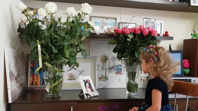 С Днем Рождения мамочка. Соня ( 4 года 4 месяца) смотреть онлайн