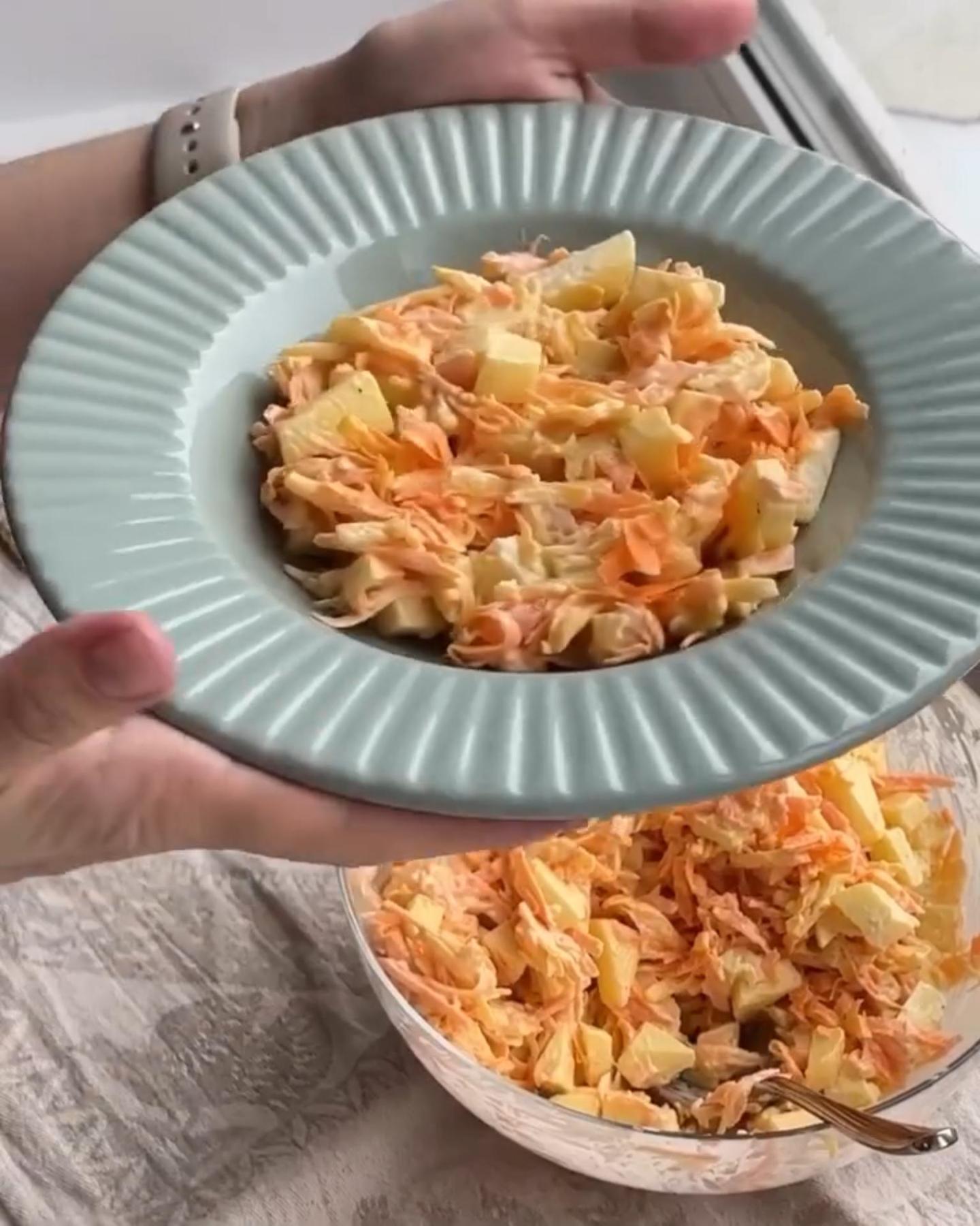 Простой классический салат.  Еще больше рецептов в нашем ТГ канале - ссылка в шапке профиля☝️