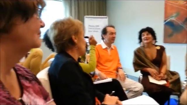 MANGO BANANA KIWI WITH DR MADAN KATARIA IN LAUGHTER CONFERENCE IN LISBON смотреть онлайн