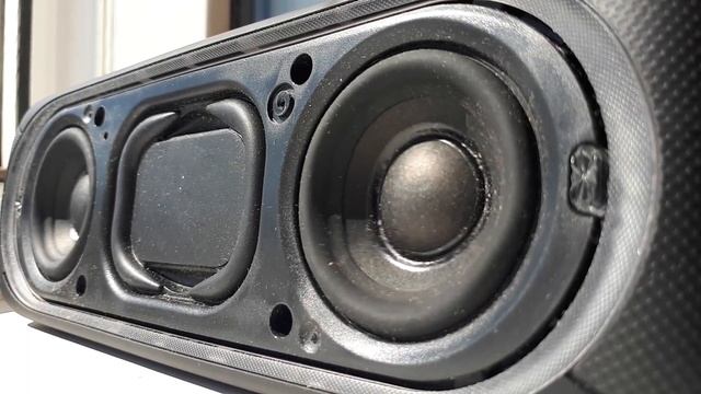 Lowww Bass Sony XB-30 смотреть онлайн