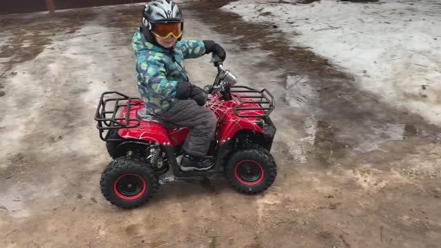 Обзор и сравнение детских электрических квадроциклов GreenCamel Gobi K100, Gobi K400 и Aqvadro