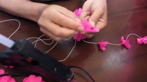 Цветочные гирлянды из бумаги тишью ( Floral garlands of paper silently )