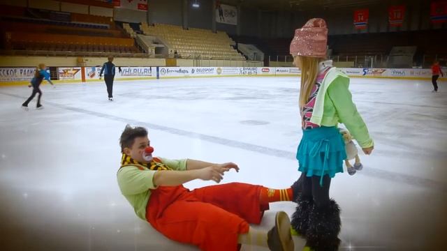 Маша и Крендель - герои "Главной Елки Удмуртии" смотреть онлайн