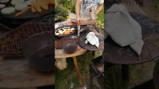 Чугунный казан на 12 литров и чугунный Садж 40 см. смотреть онлайн