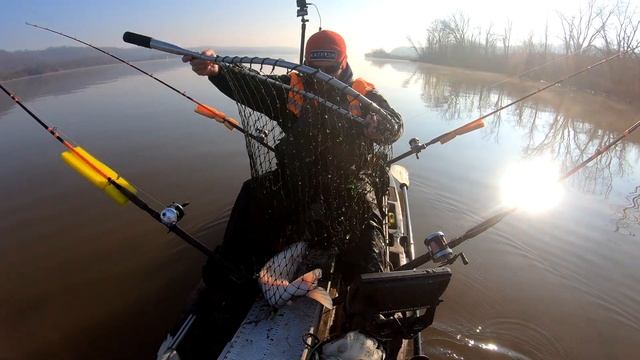 First 2021 Kayak Catfishing Trip on the Ohio River смотреть онлайн