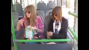 ЧТО БУДЕТ ЕСЛИ СЪЕСТЬ СТИРАЛЬНЫЙ ПОРОШОК?  НУ ДУРЫ!