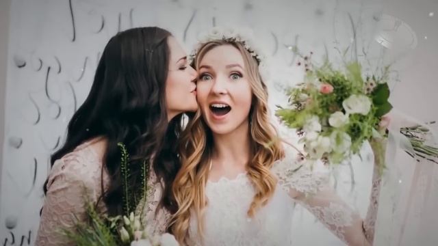 Старая курица, ты на работе? А я у тебя дома! - было в сообщении, которое пришло от неизвестного... смотреть онлайн