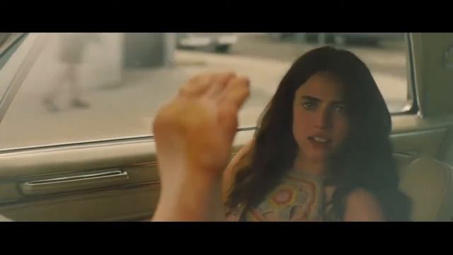 БРЭД ПИТТ. УДАЛЁННАЯ СЦЕНА ИЗ ФИЛЬМА (ОДНАЖДЫ В ГОЛЛИВУДЕ) (ОЗВУЧКА) смотреть онлайн