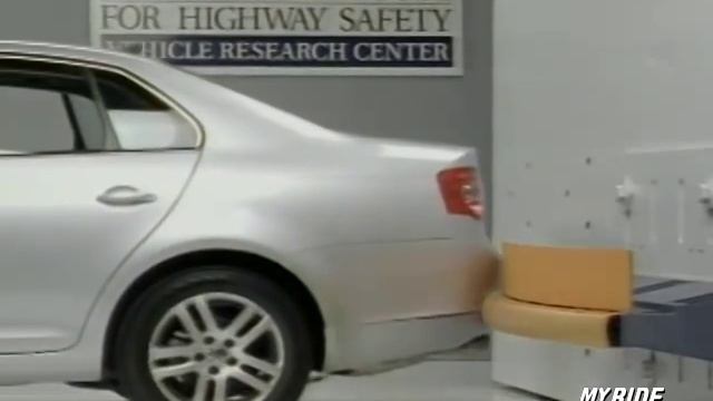 Bumper Crash Test: 2007 Volkswagen Jetta смотреть онлайн
