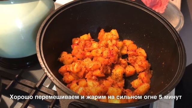 Сырники с черничным вареньем