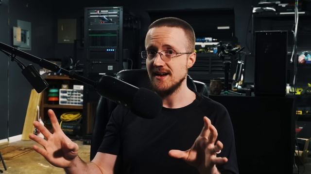 The AI wars: Google vs Bing (ChatGPT) смотреть онлайн