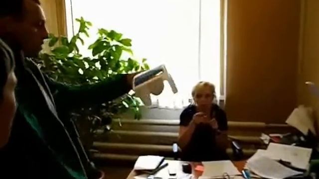 У меня в подвале "ДЕРЬМА ПО КОЛЕНО!!! смотреть онлайн