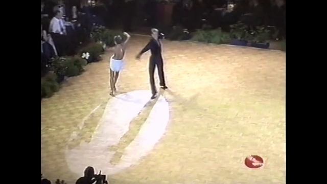 1999 IDSF World Latin Championships - Matthew and Nicole Cutler Samba Final смотреть онлайн