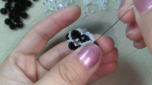 Стильный браслет из кристалла и бисера * Stylish bracelet making with crystals * Diy * смотреть онлайн