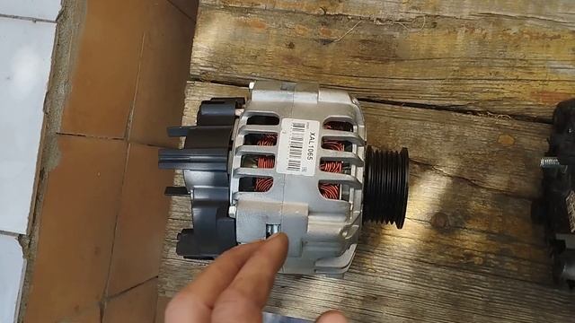 Обрыв ремня генератора Renault logan 1, 2012 г.в из за неисправности его заводской конструкции смотреть онлайн