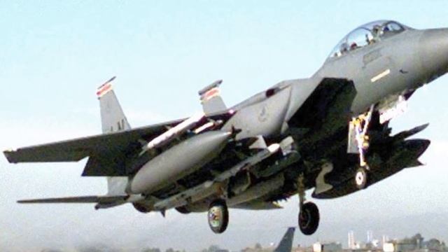 Военные лётчики США- Россия и КНР создают самолёты 5-го поколения, а мы тратимся на F-15