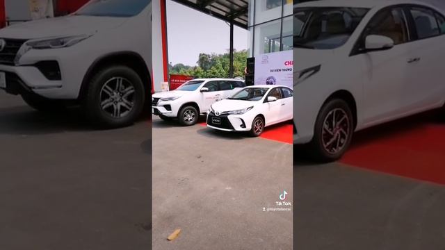 Lái thử xe cùng Toyota Lào Cai смотреть онлайн