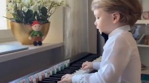 Michael. «Маме в день 8 марта» Музыка Е. Тиличеевой. Слова М. Ивенсен.