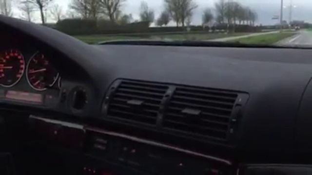 BMW E39 535i  V8 Acceleration And Sound