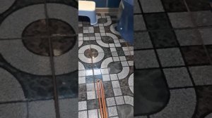 Как погрузить тэн с проводом  в жидкость.