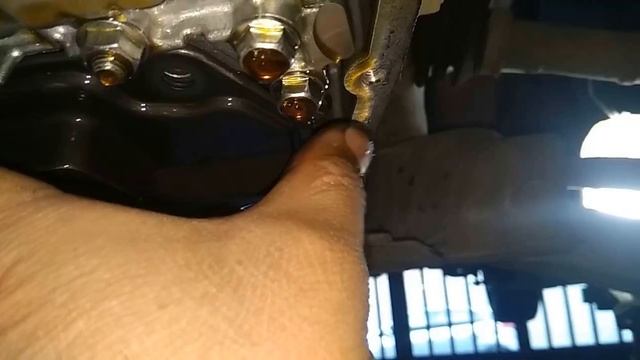 Suzuki SX4 как заменить масло и фильтр в АКПП how to change oil and filter in automatic transmissio смотреть онлайн