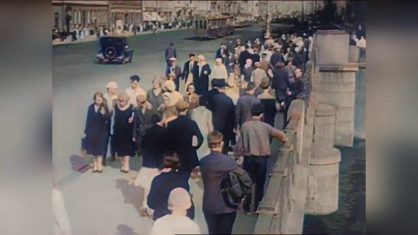 L'accordeoniste Deprince et Son Orchestre - Il Pleut Sur La Route.mp4