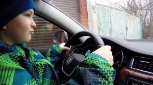 Дети катаются на машине! ШОК!!! Смотреть всем!