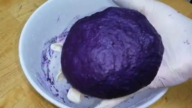 UBE CHEESE PANDESAL ( good for 1 dozen pandesal recipe ) [OFW McChickie’s Vlog] смотреть онлайн
