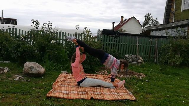 ЙОГА ЧЕЛЕНДЖ || ПОПРОБУЙ ПОВТОРИ || VARYA TV смотреть онлайн