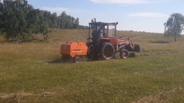 Прессуем сено прессом 0870. Пресс подборщик 0870,0850. Сенокос 2023 год смотреть онлайн