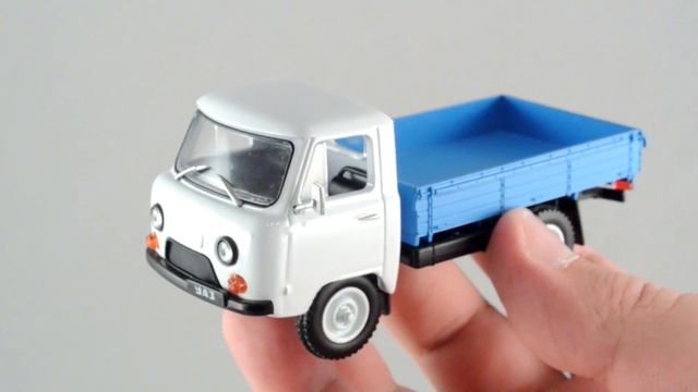 УАЗ-33036 [Автолегенды СССР №215] обзор масштабной модели 1:43 смотреть онлайн