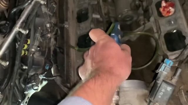 Как достать пластик из двигателя пластик упал через форсунку в Двигатель смотреть онлайн