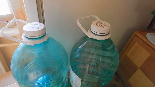 Как применить прошлогоднюю Крещенскую воду? смотреть онлайн