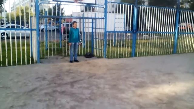 Уличный футбол . пенальти смотреть онлайн