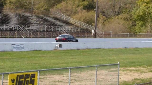 Daddy Built Racing 4dr Integra 10.85@140mph смотреть онлайн