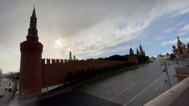 Прогулка по Большому Москворецкому Мосту в сторону Кремля. смотреть онлайн