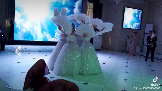 ТРИ КРАСАВИЦЫ СЕСТРЫ. смотреть онлайн