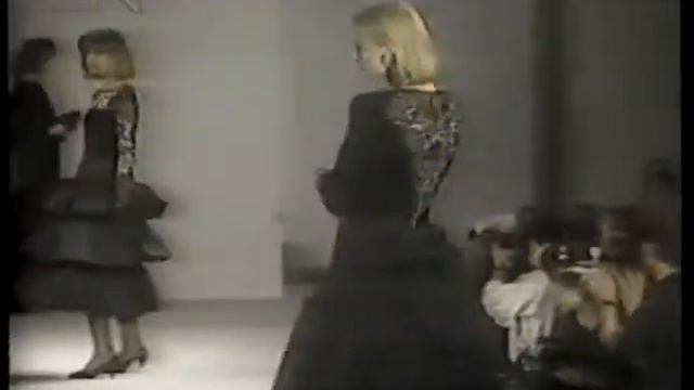 Adrienne Vittadini autumn/winter 1987 смотреть онлайн