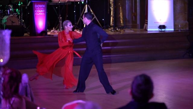 Max Sinitsa and Tatiana Seliverstova V Waltz show at The London Gala Ball смотреть онлайн