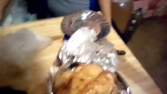 Курица запечёная в духовки в фольге смотреть онлайн