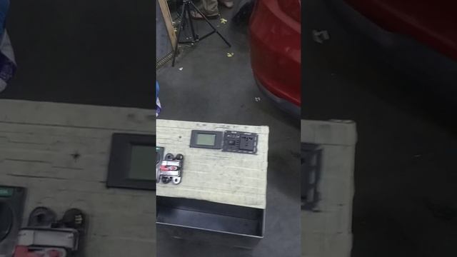 Diy inverter case 24v and 3000 watts inverter can be charge 220v and solar W/Mppt controler смотреть онлайн
