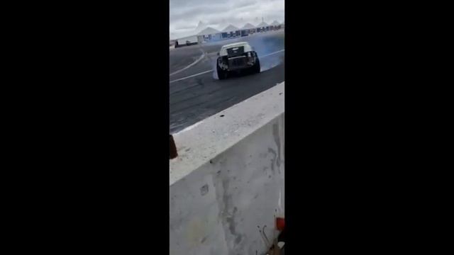 О бетонную стену разбил автомобиль хабаровский гонщик смотреть онлайн