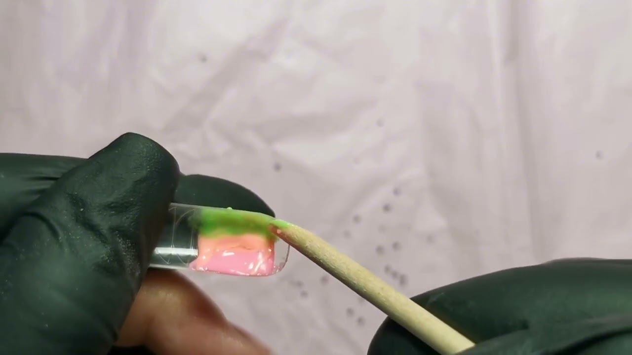 ГРАДИЕНТ ГЕЛЯМИ НА ВЕРХНИЕ ФОРМЫ #урокиманикюра #градиентнаногтях #укреплениеногтей #верхниеформы