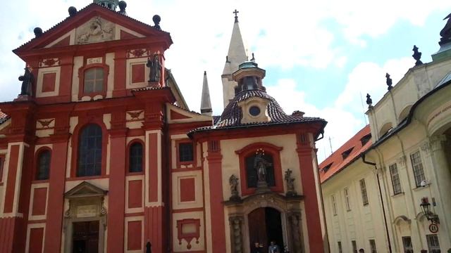 Замок Святого Вита в Праге.Прогулка с дузьями.03.06.2014 г. смотреть онлайн